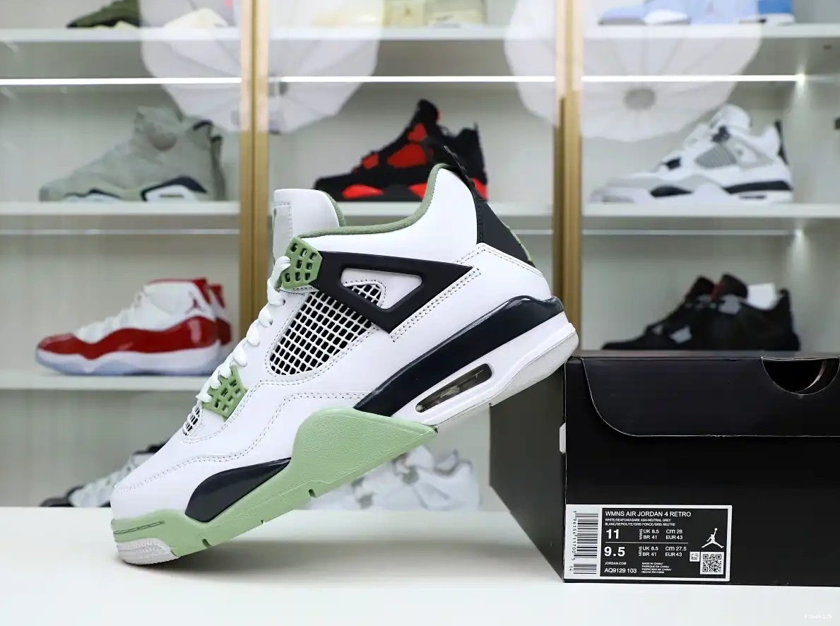4 JORDAN AIR 